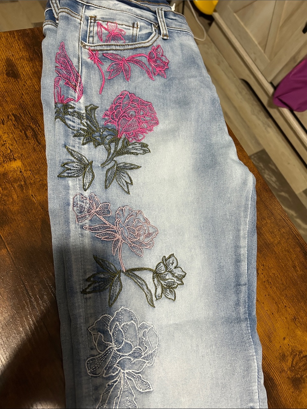 Washed Floral Embroidery Stretch Jeans - Picture 6 of 11